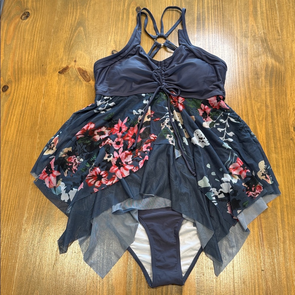 NWOT women’s modest swimwear gray & pink floral tankini with solid bottoms L